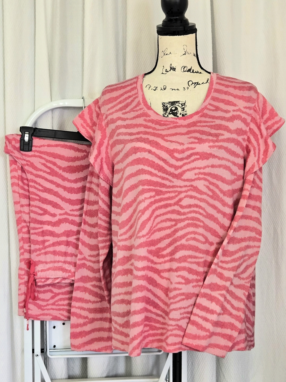 Comfort Code by Cuddl Duds Pink Zebra Ruffle Sleeve Top & Capris Lounge Set